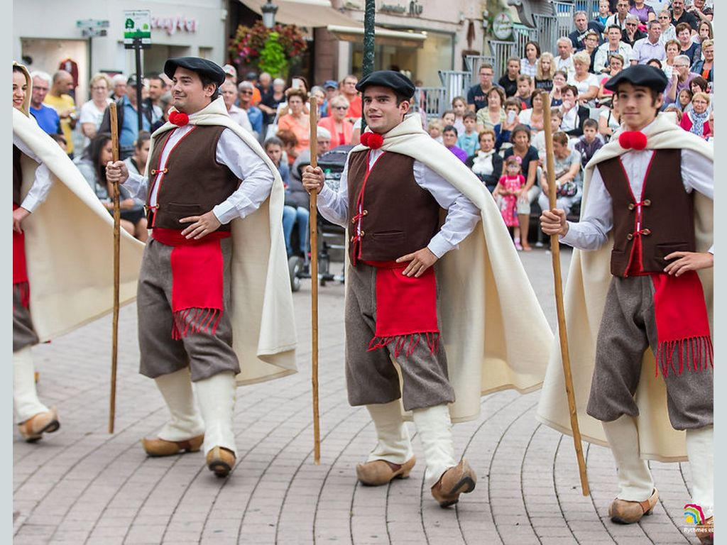 2025-folkondres-mont-royal-troupe